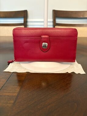 Stone Mountain Red Leather Zip Wallet